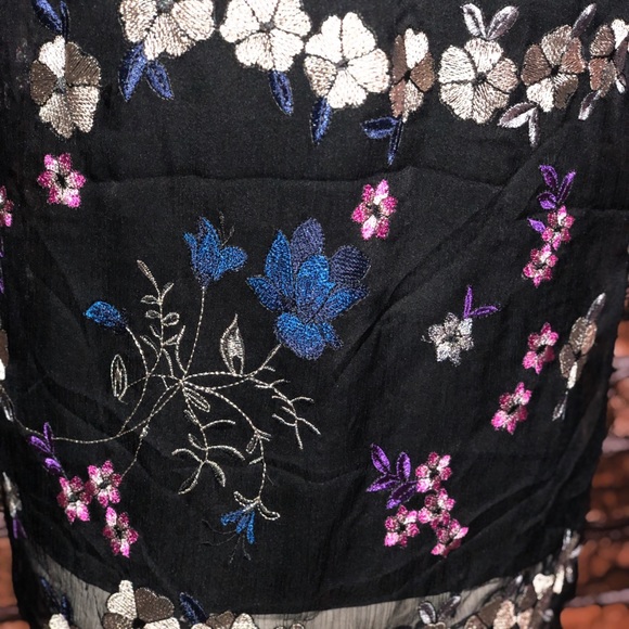PM3  tahari sheer blouse embroidered floral design - Picture 6 of 8